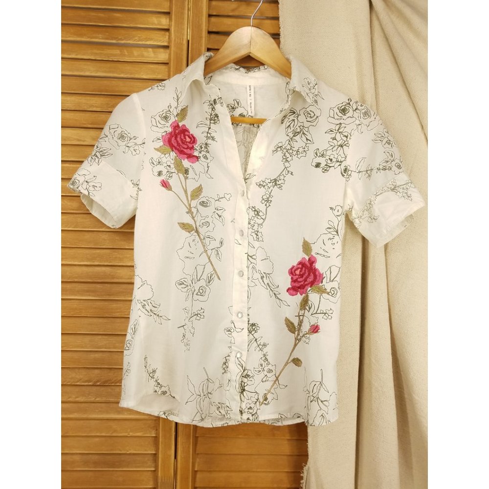 ❤ Vintage Floral Embordered Top